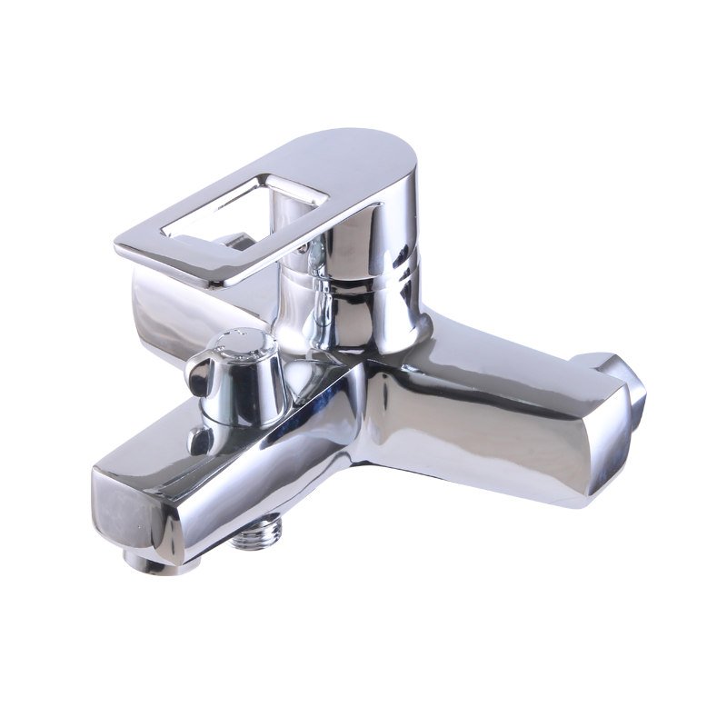 Square and round diversion triple faucet